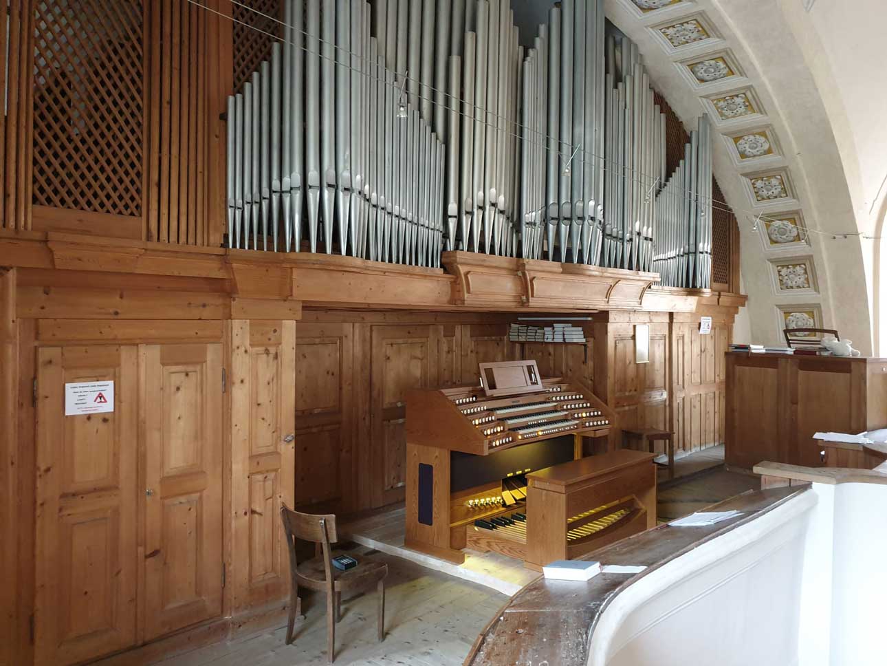 Orgel Kindberg Ansicht von links